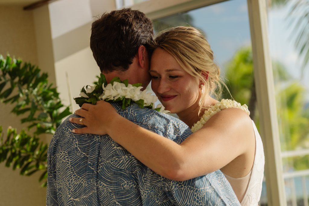Amanda_Chris_Kaimana_Beach_Hotel_KapiolaniPark_Elopement-419